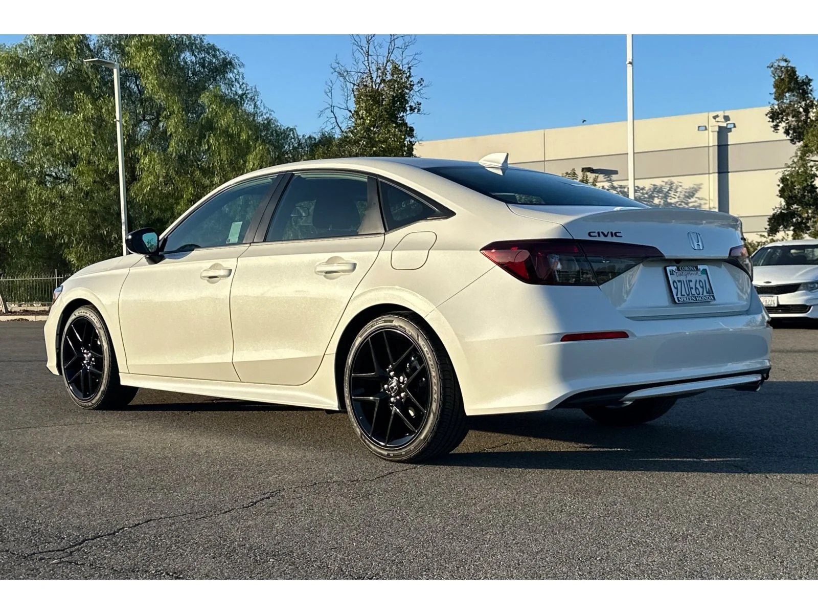 Used 2026 Platinum White Pearl Honda Sport image 3