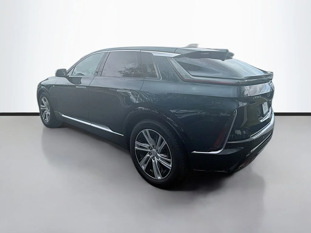Certified Used 2024 Emerald Cadillac Tech image 7