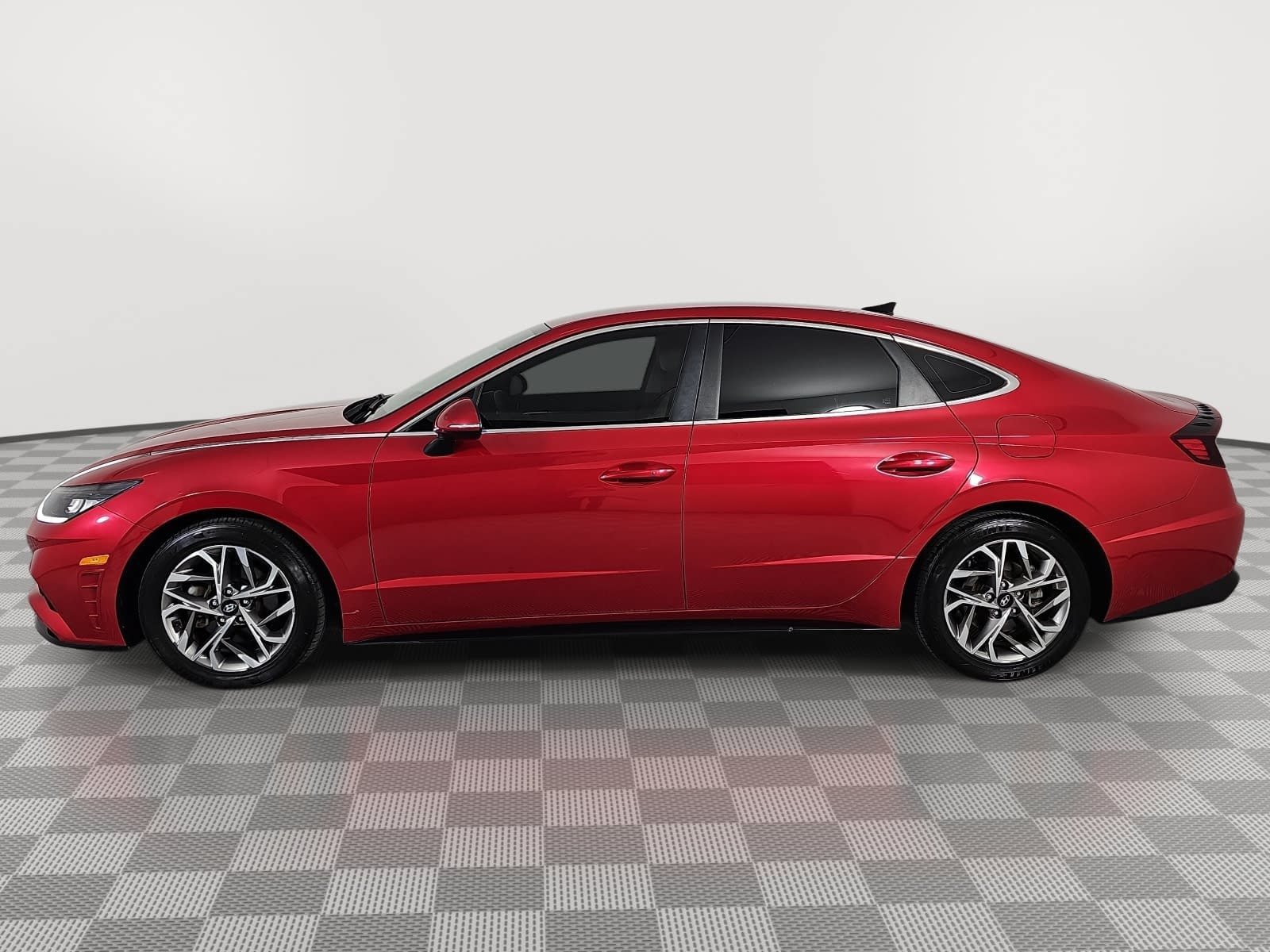 Used 2021 Red Hyundai SEL image 5