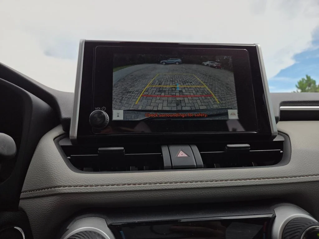 Certified Used 2025 Silver Toyota XLE image 33