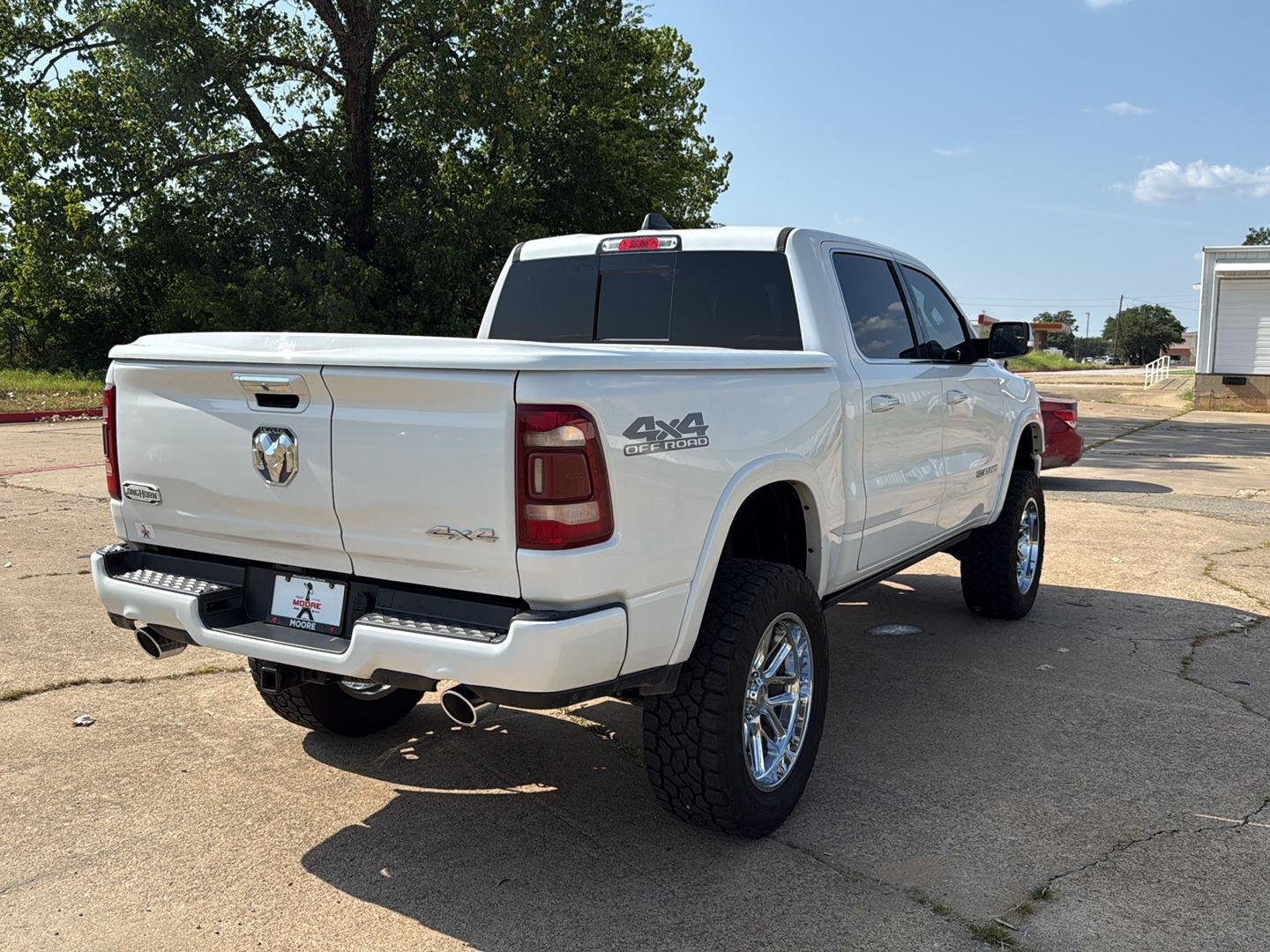 Used 2020 Ivory White Tri-Coat Pearlcoat Ram Longhorn image 7
