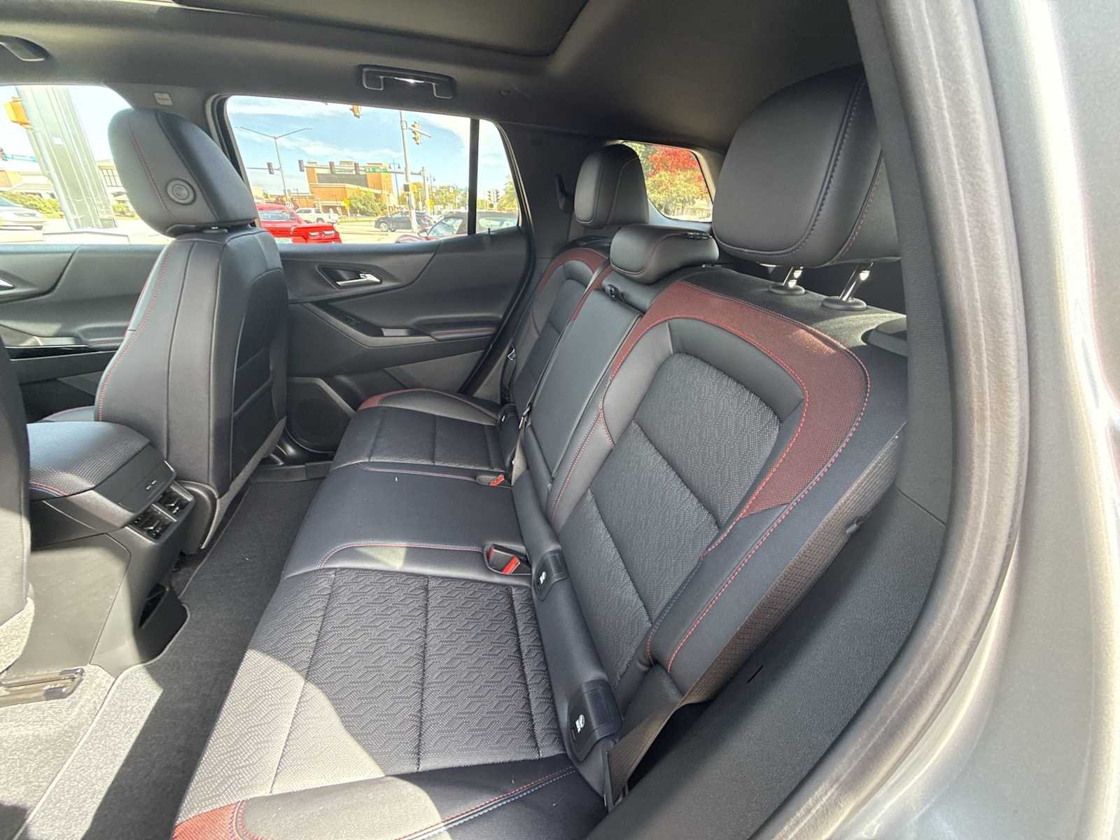 2025 Chevrolet Equinox RS - Photo 24