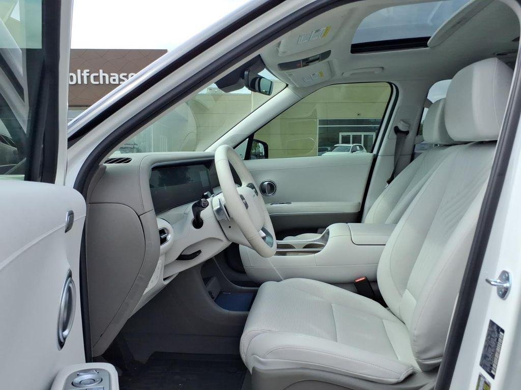 New 2026 White Hyundai SEL Premium FWD image 17