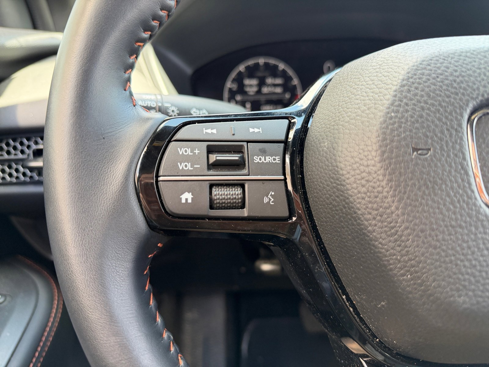 Used 2025 Urban Gray Pearl Honda Sport image 11