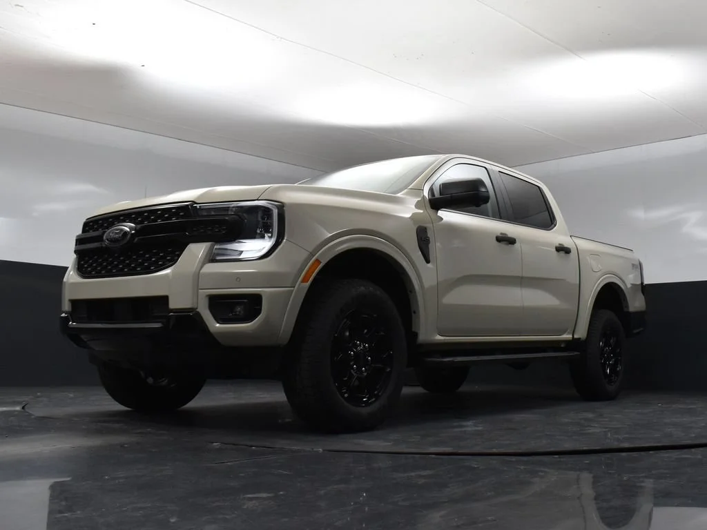 New 2026 Beige Ford XLT image 32