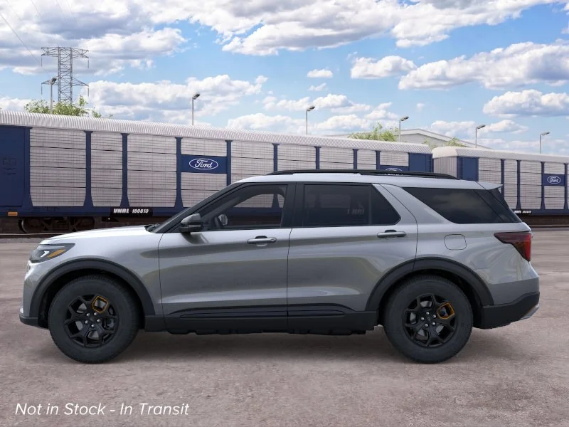 New 2026 Carbonized Gray Metallic Ford Tremor® image 4