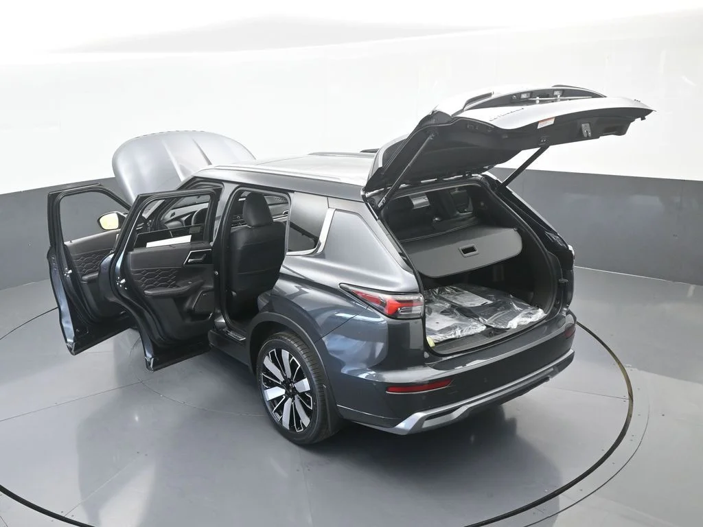 New 2026 Gray Mitsubishi SEL image 66