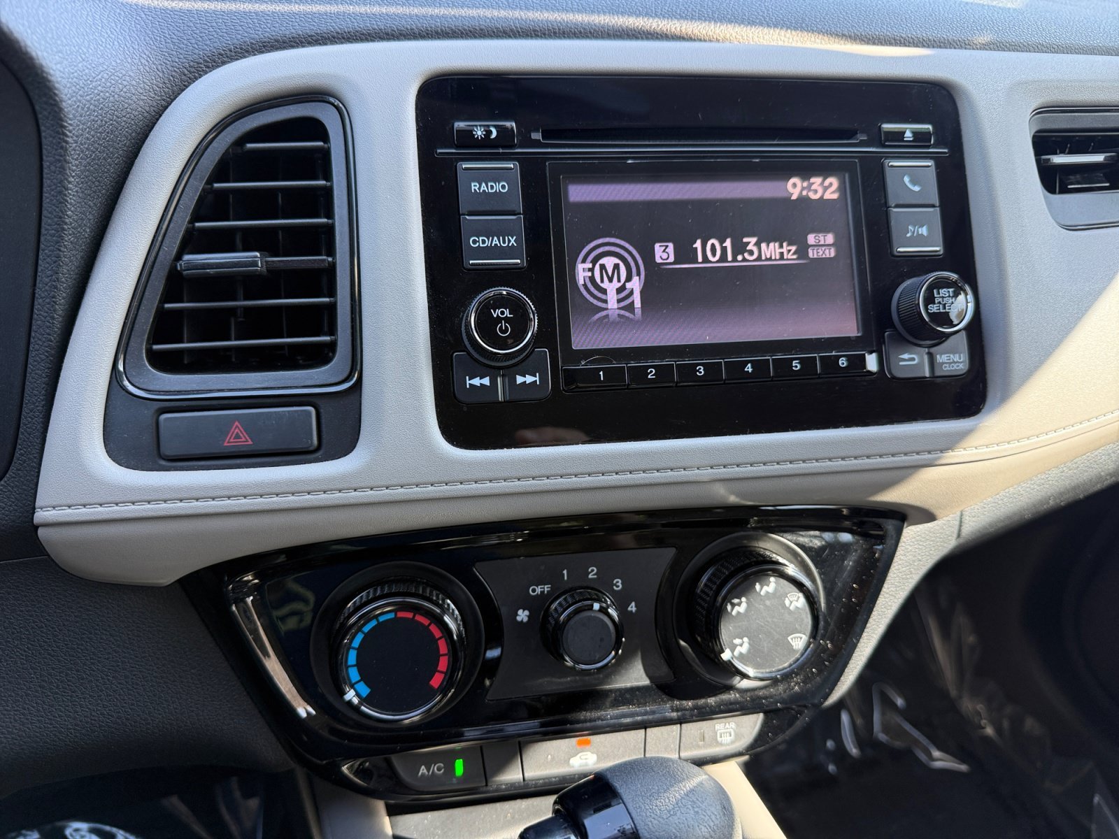 Used 2018 Lunar Silver Metallic Honda LX image 12