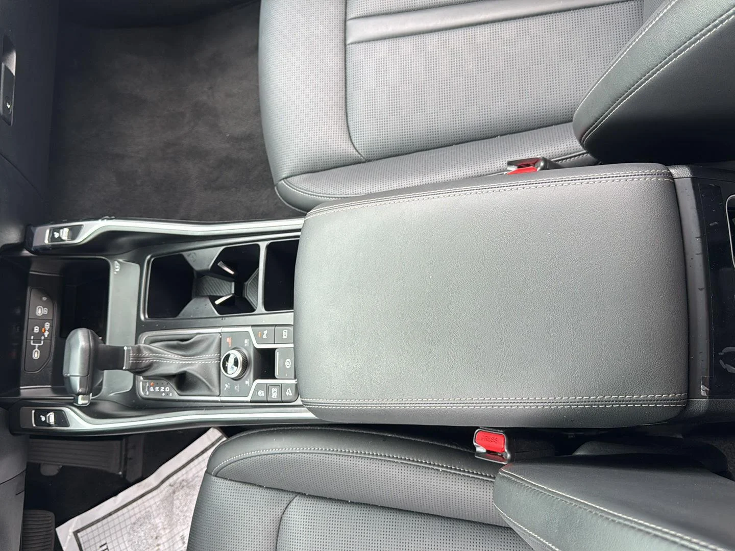 2025 Kia Sorento S - Photo 12