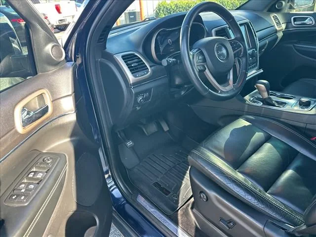 Used 2017 Blue Jeep Limited image 14