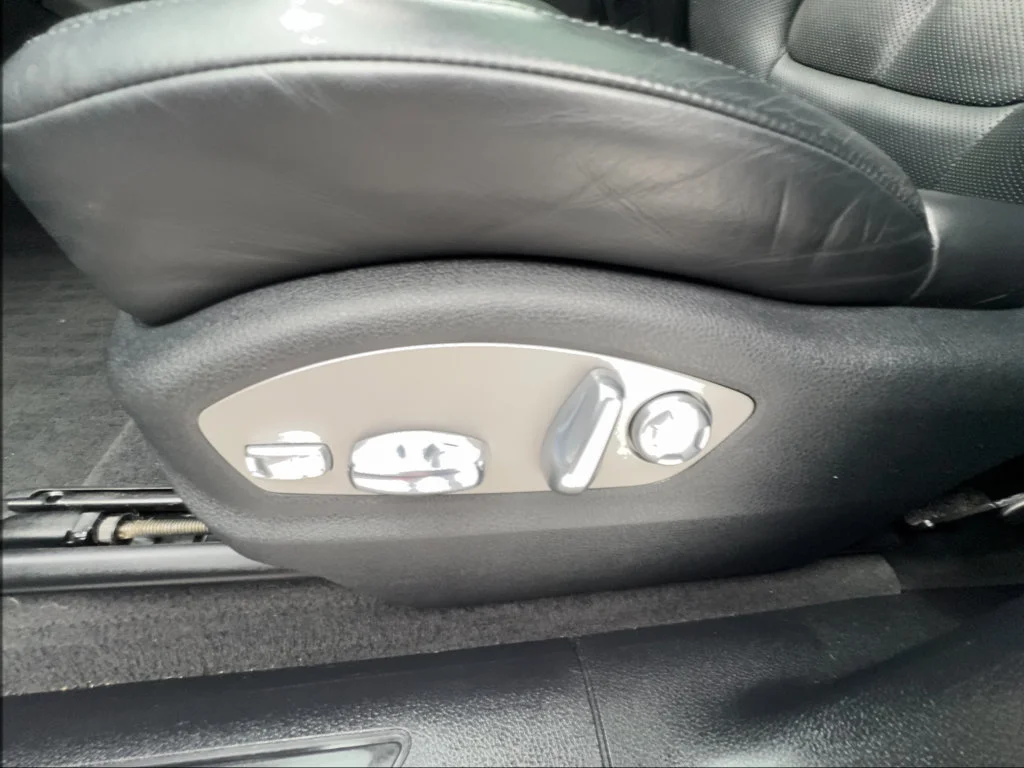 Used 2023 White Porsche Base image 22