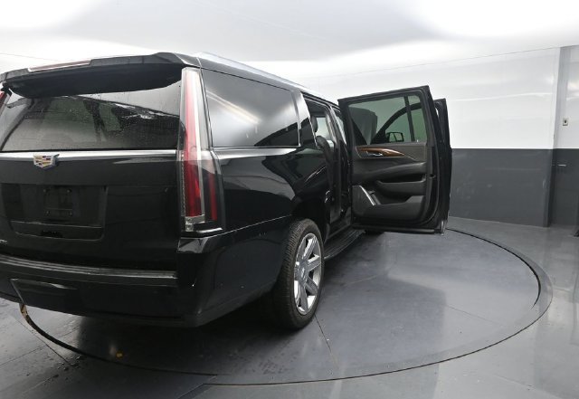 Used 2020 Black Cadillac Premium image 45