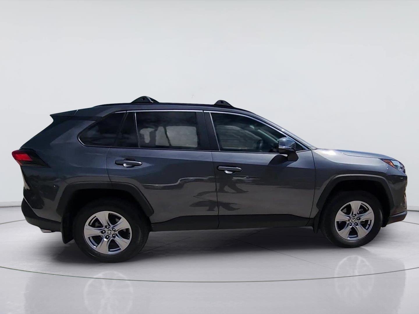 2023 Toyota RAV4 XLE - Photo 14