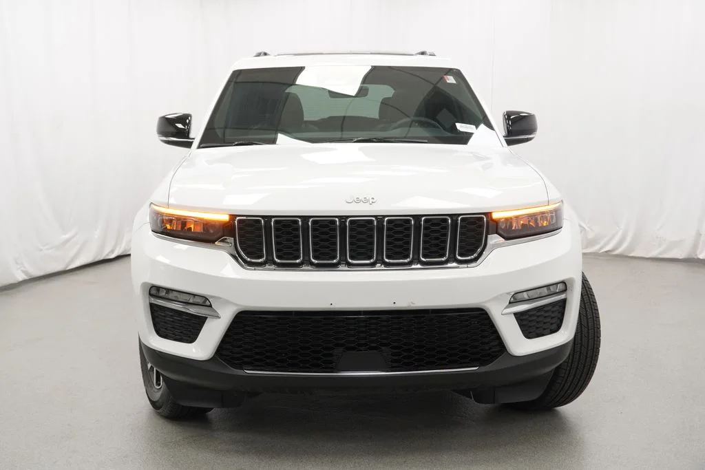 Used 2025 White Jeep Limited image 8