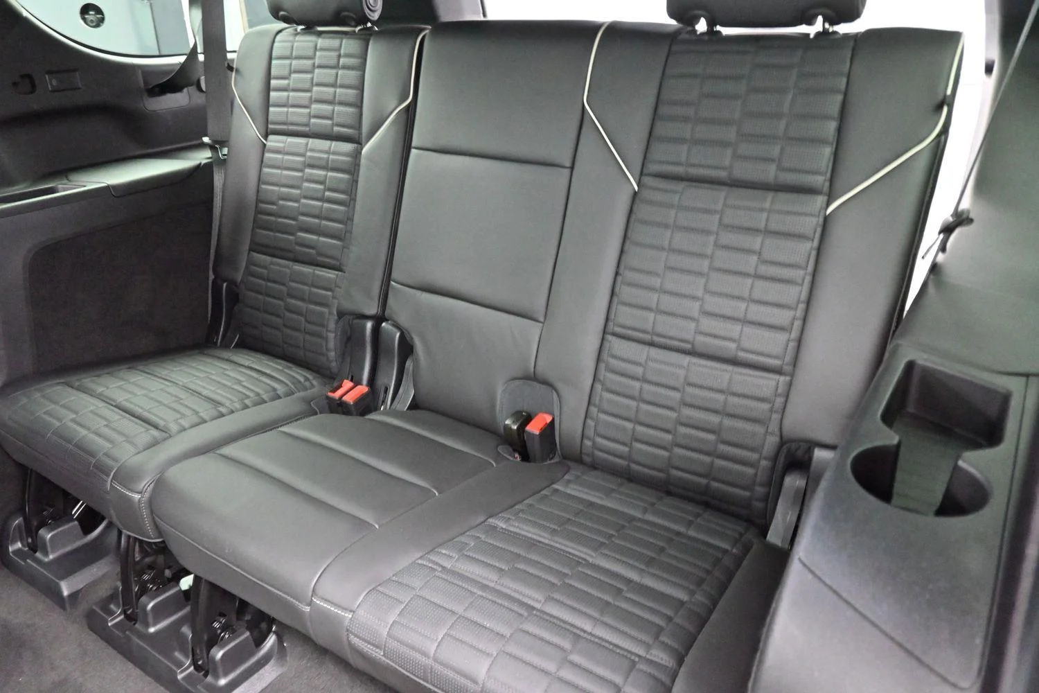 Used 2024 Galactic Gray Metallic Cadillac Premium Luxury Platinum image 35