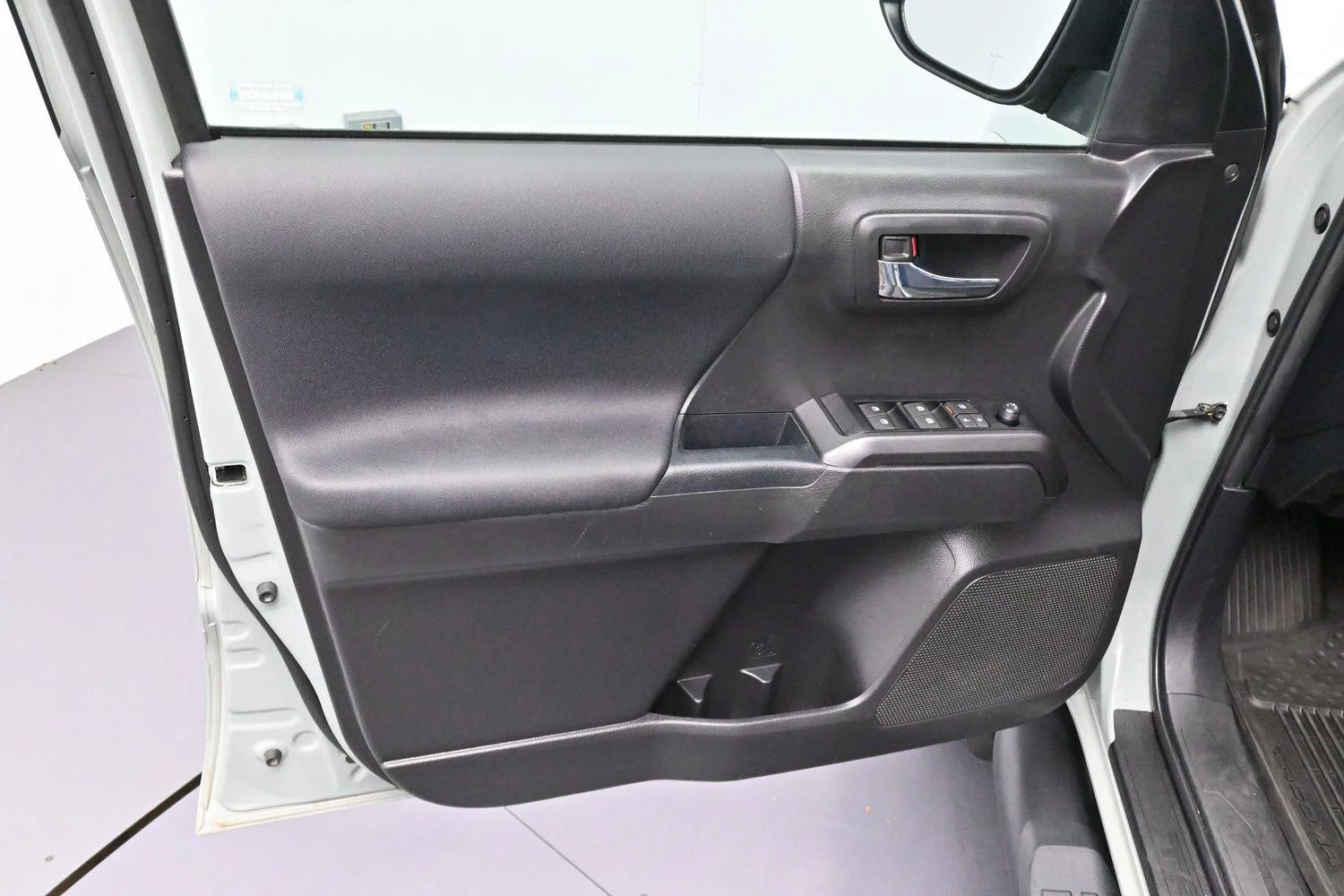 Used 2023 Gray Toyota SR image 9