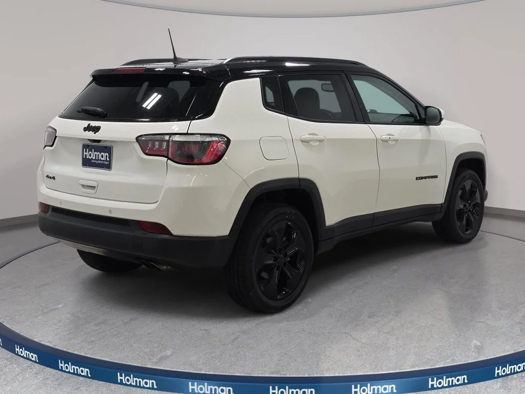 Used 2019 White Clearcoat Jeep Latitude image 6