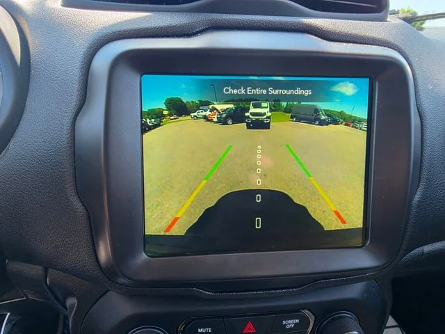 Used 2022 Black Jeep Latitude image 18