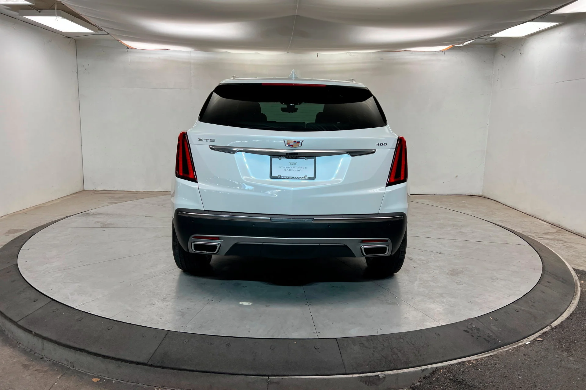New 2026 Crystal White Tricoat Cadillac Premium Luxury image 4