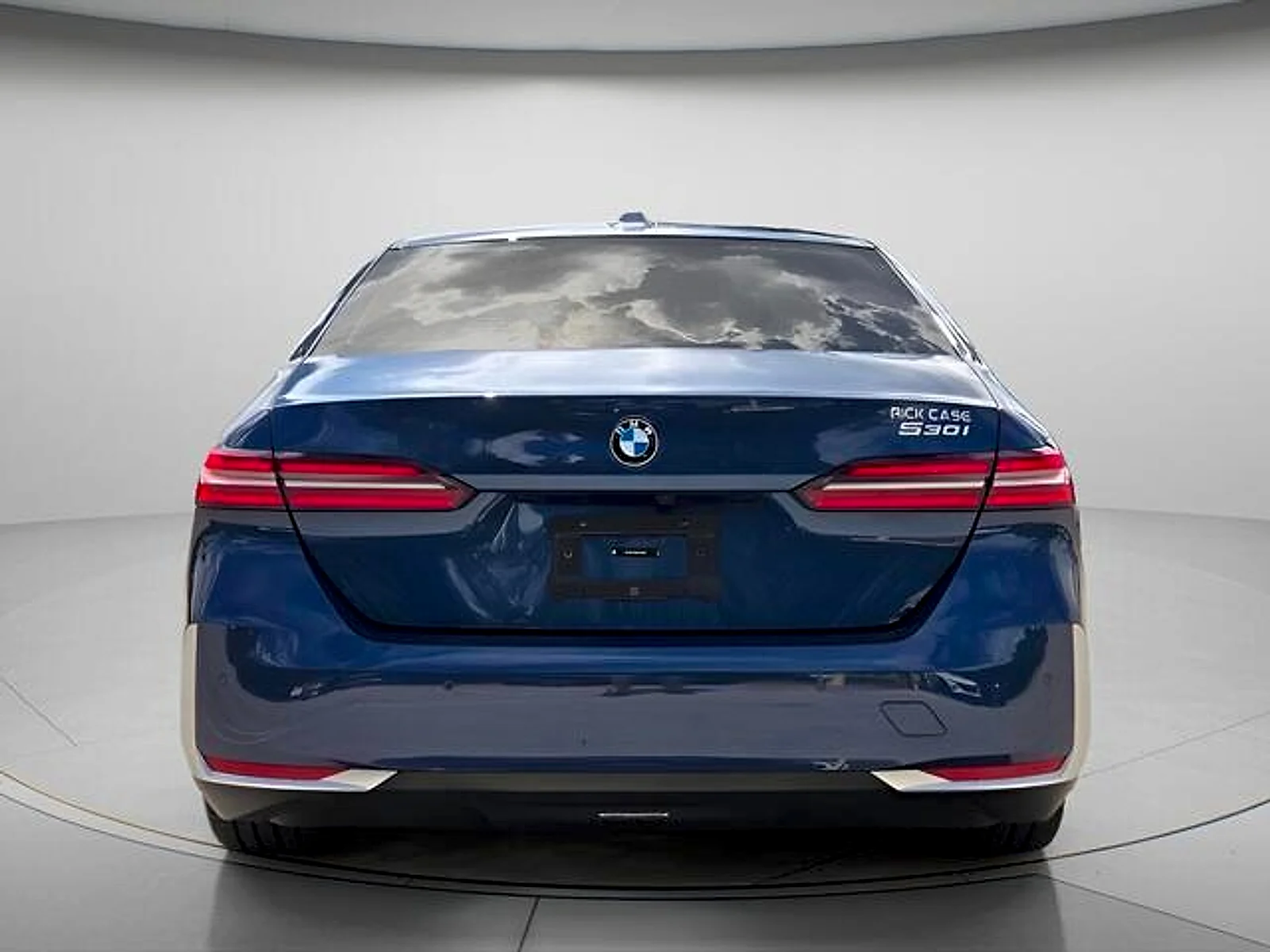 Used 2024  BMW  image 6
