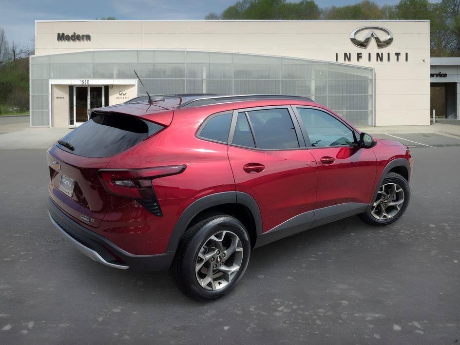 Used 2025 Crimson Metallic Chevrolet LT image 4
