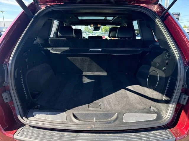 Used 2018 Velvet Red Pearlcoat Jeep High Altitude image 12