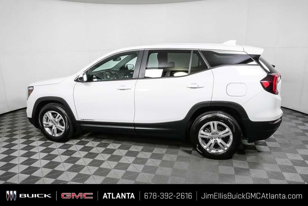 Certified Used 2024 Summit White GMC SLE image 2