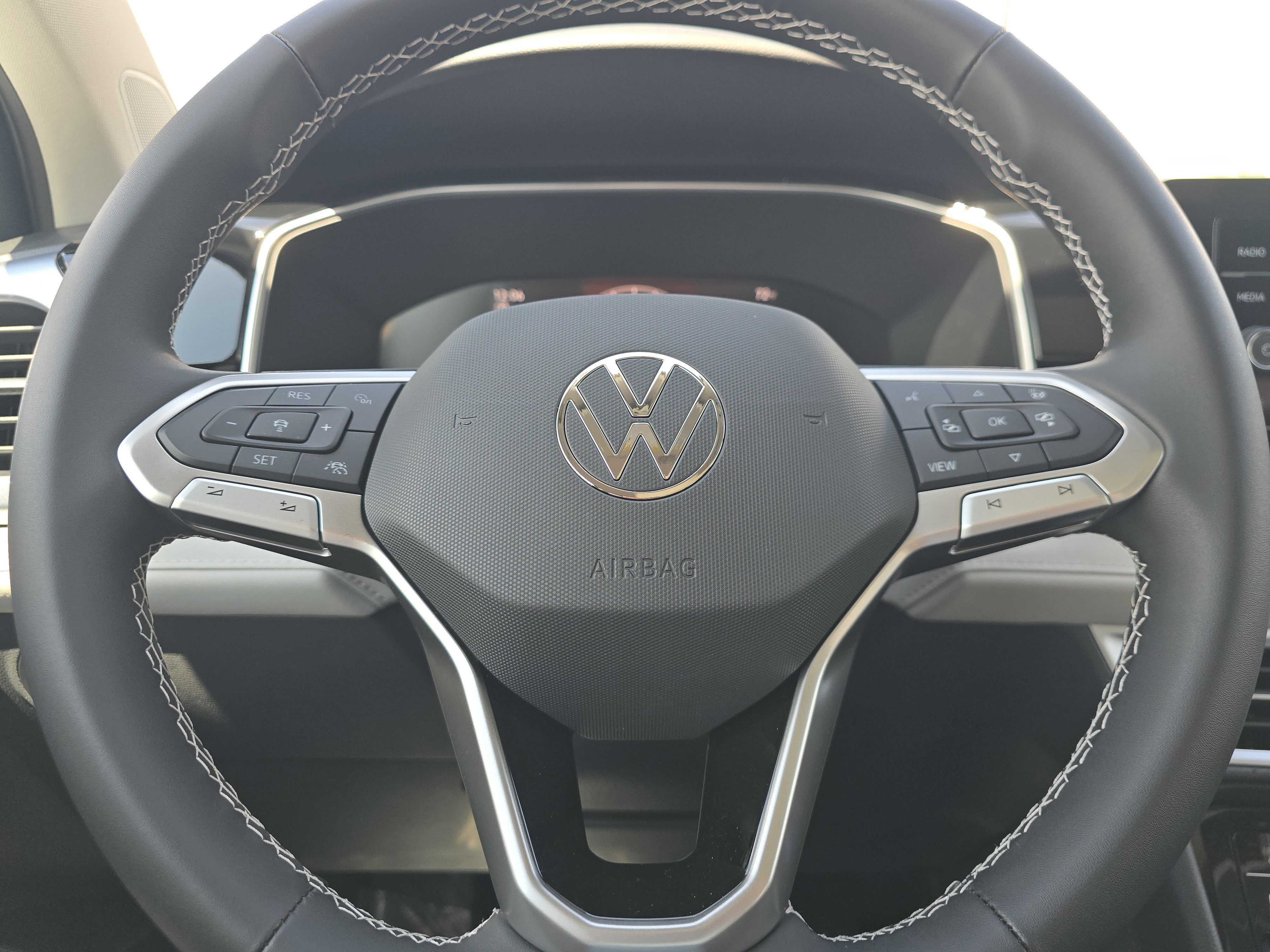 New 2026 Deep Black Pearl Volkswagen SE image 21