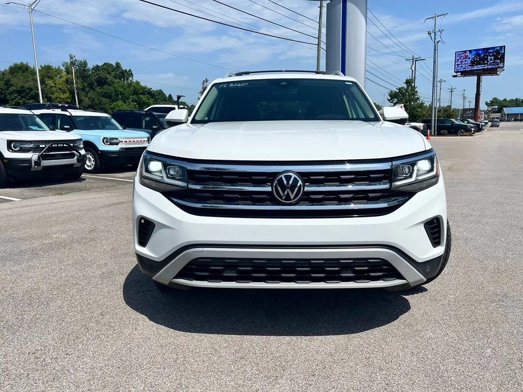 Used 2021 White Volkswagen SEL image 2