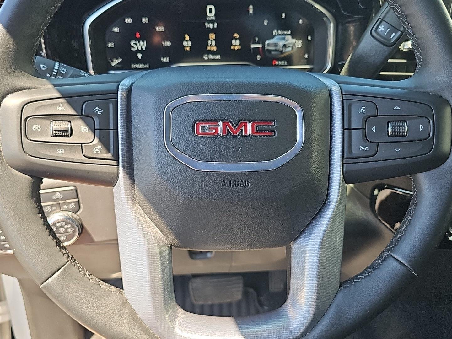 Used 2024 Summit White GMC Elevation image 22