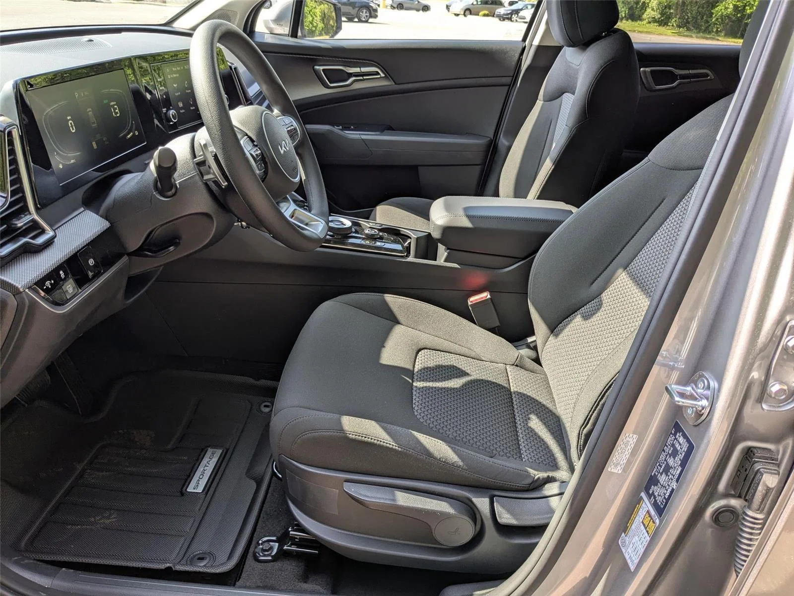 2025 Kia Sportage LX Hybrid - Photo 14