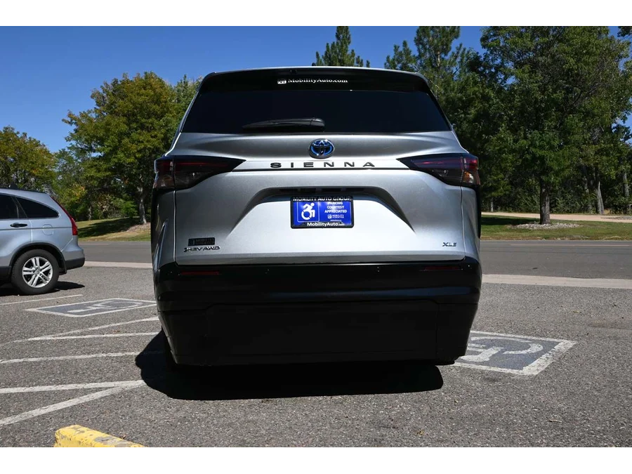 New 2025 SILVER Toyota XLE+ AWD Mobility Handicap Van image 7