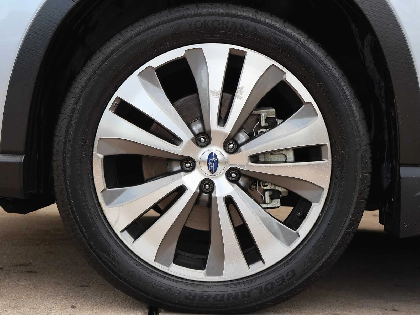 Used 2021 Ice Silver Metallic Subaru Limited image 7