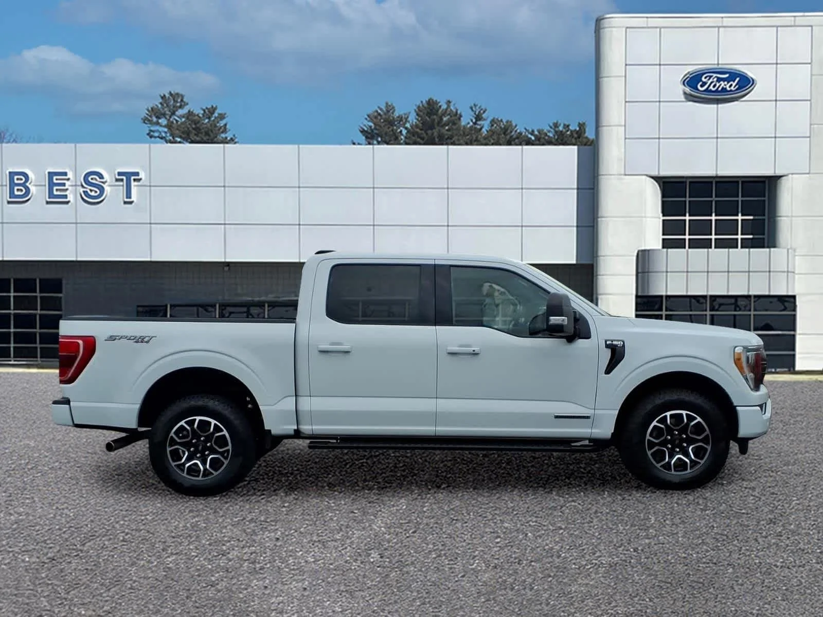 Used 2022 Oxford White Ford XLT image 8