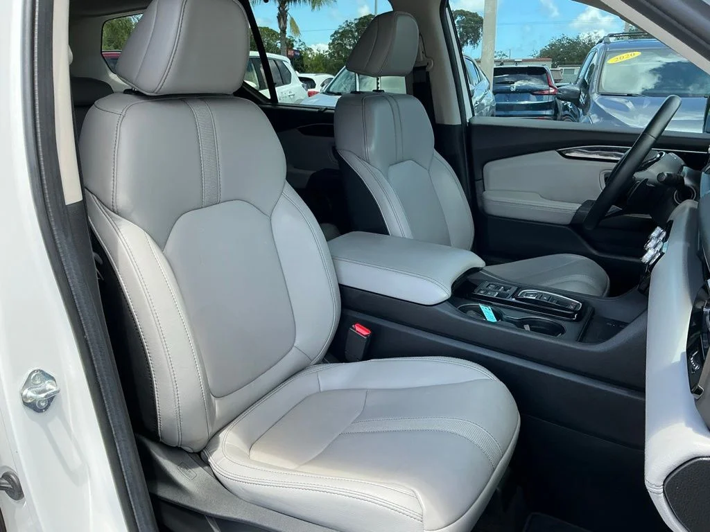 Used 2023 White Honda EX-L image 22