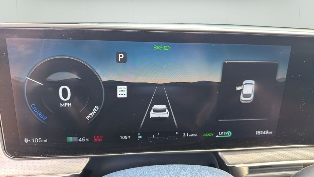 Used 2023 White Genesis Performance image 10