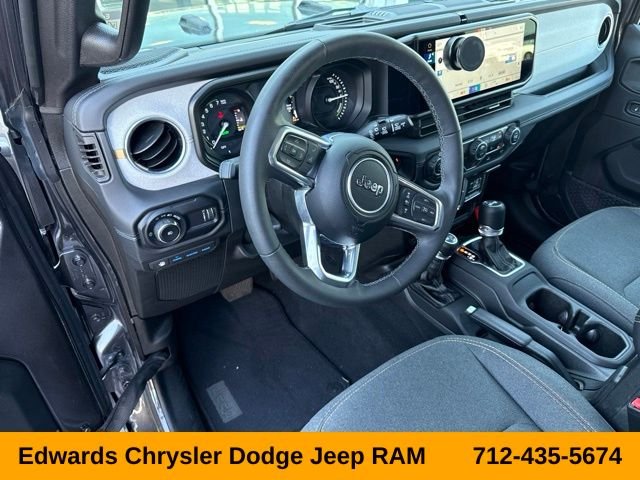 Used 2025 Gray Jeep Sahara 4xe image 13