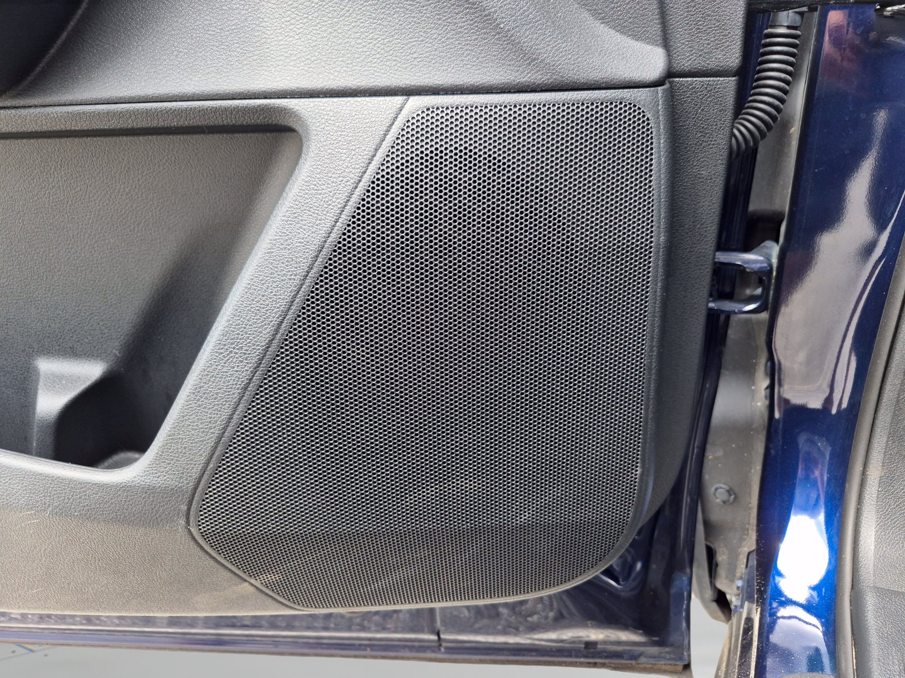2025 Nissan Pathfinder SV - Photo 15