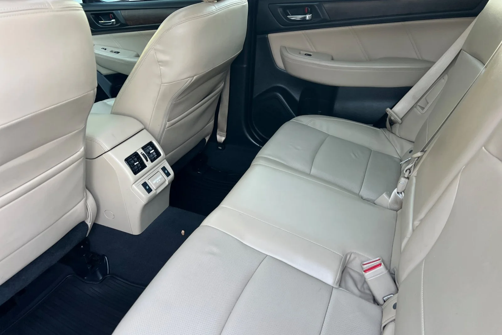 Used 2018 Dark Blue Pearl Subaru Limited image 12