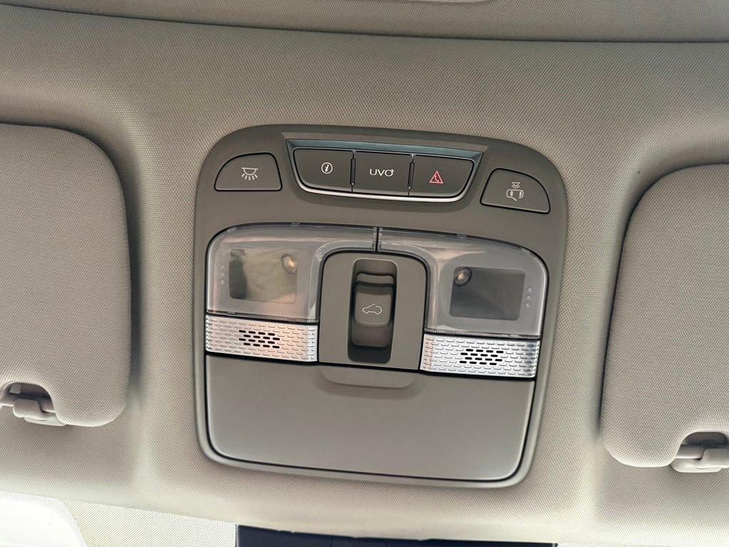 Used 2021 White Kia EX image 55