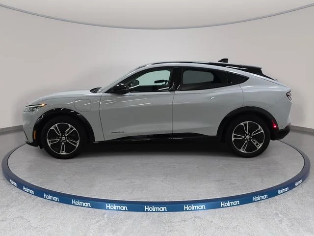 Used 2023 Space White Metallic Ford Premium image 8
