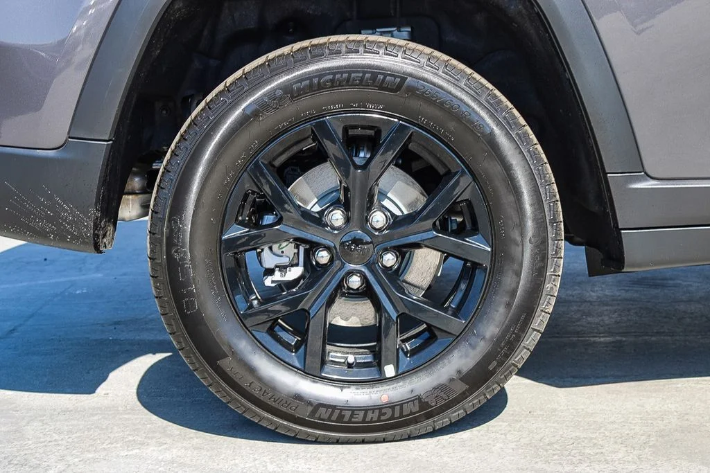 New 2026 Gray Jeep Altitude image 12