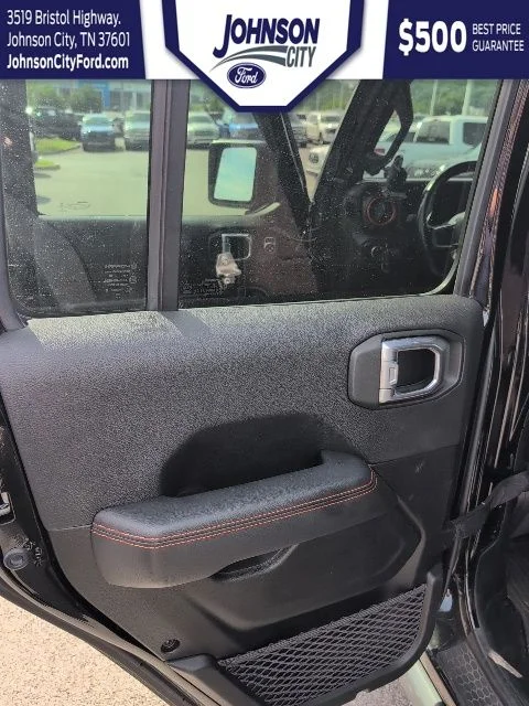 Used 2021 Black Jeep Mojave image 24