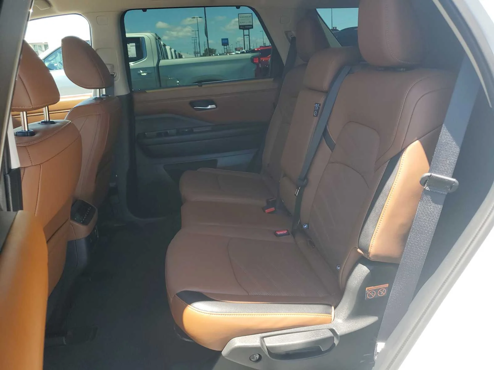 Used 2024 Pearl White Tricoat Whit Nissan Platinum image 14