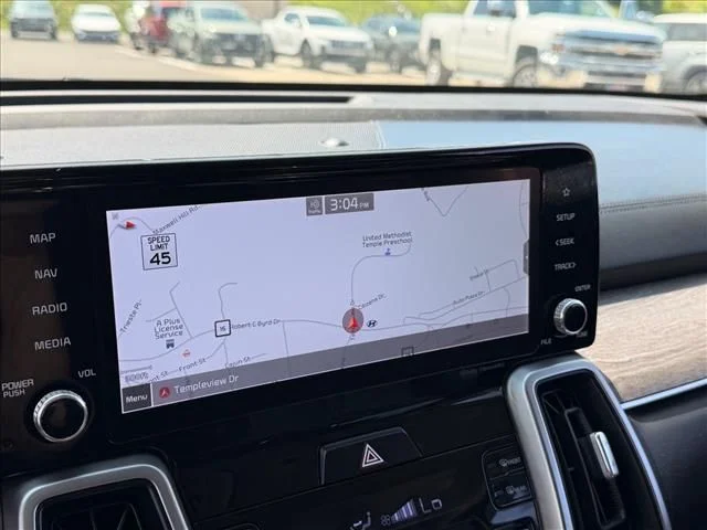 Used 2022 White Kia X-Line EX image 22