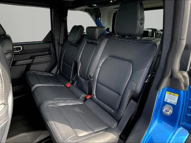 New 2026 Velocity Blue Metallic Ford Badlands® image 28