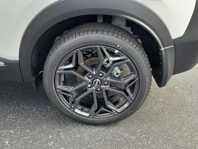 New 2026 Aspen White TriCoat Nissan SR image 7