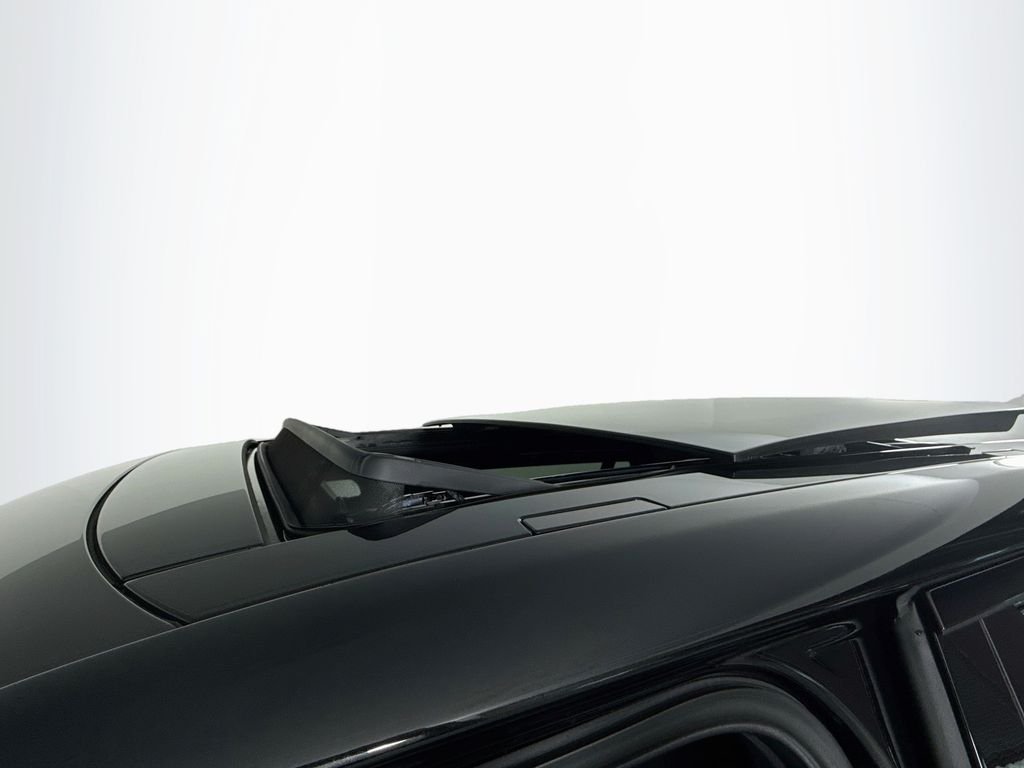 New 2026 Santorini Black Land Rover SE image 23