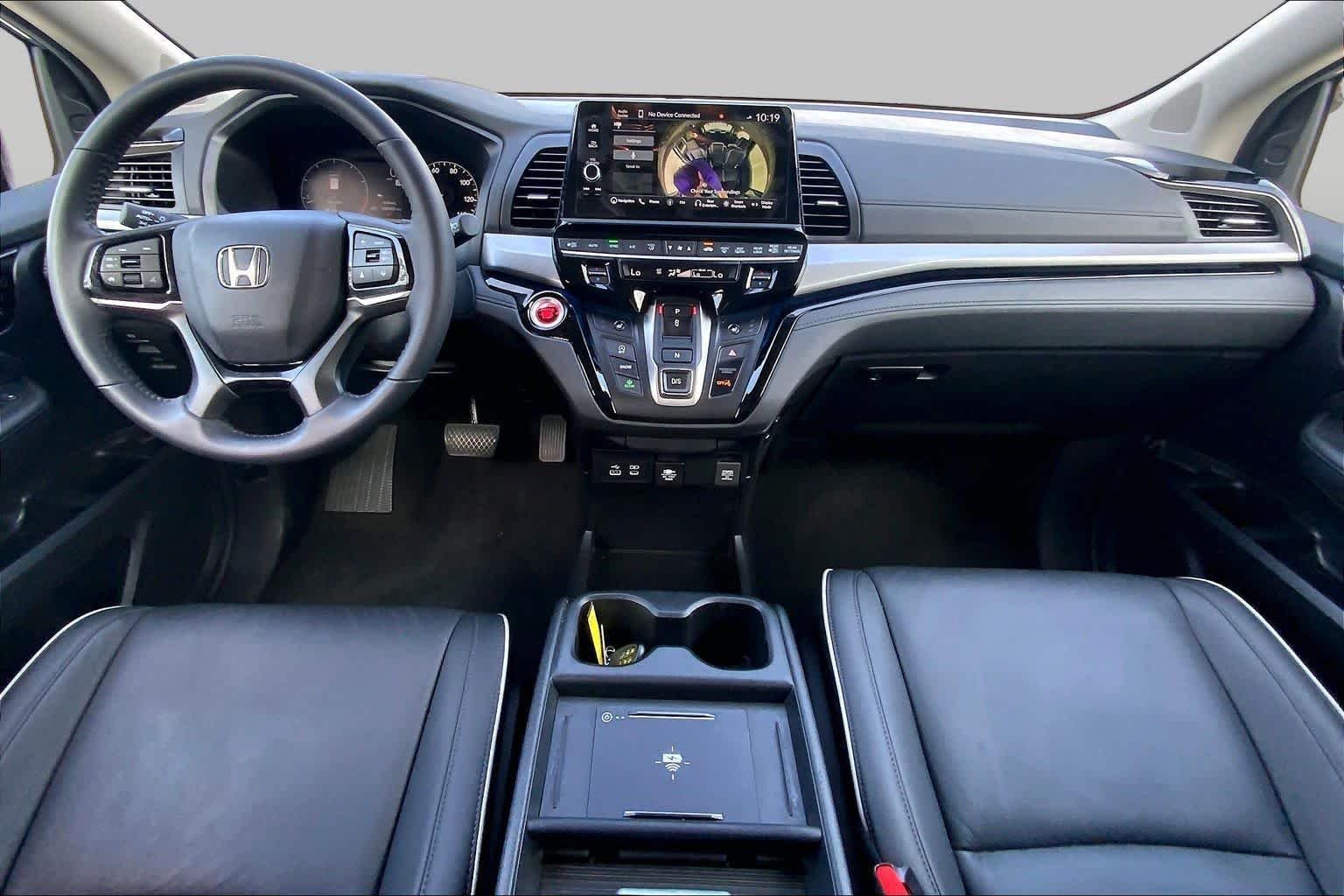 Used 2025 Sonic Gray Pearl Honda Touring image 15