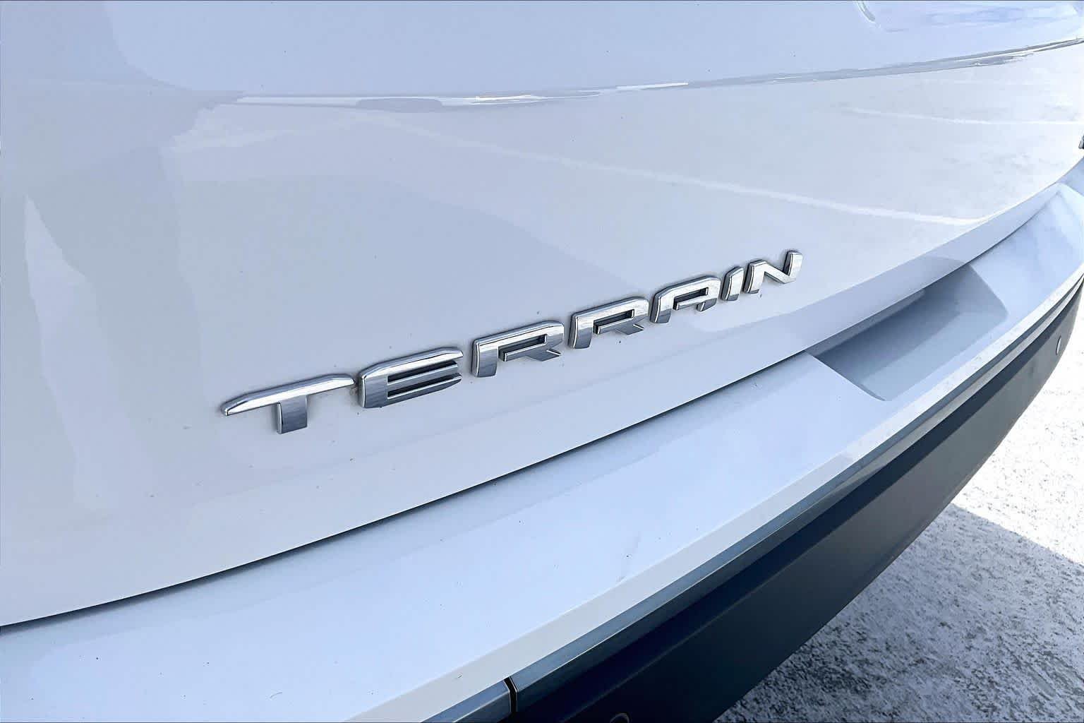 Used 2024 Summit White GMC AT4 image 49
